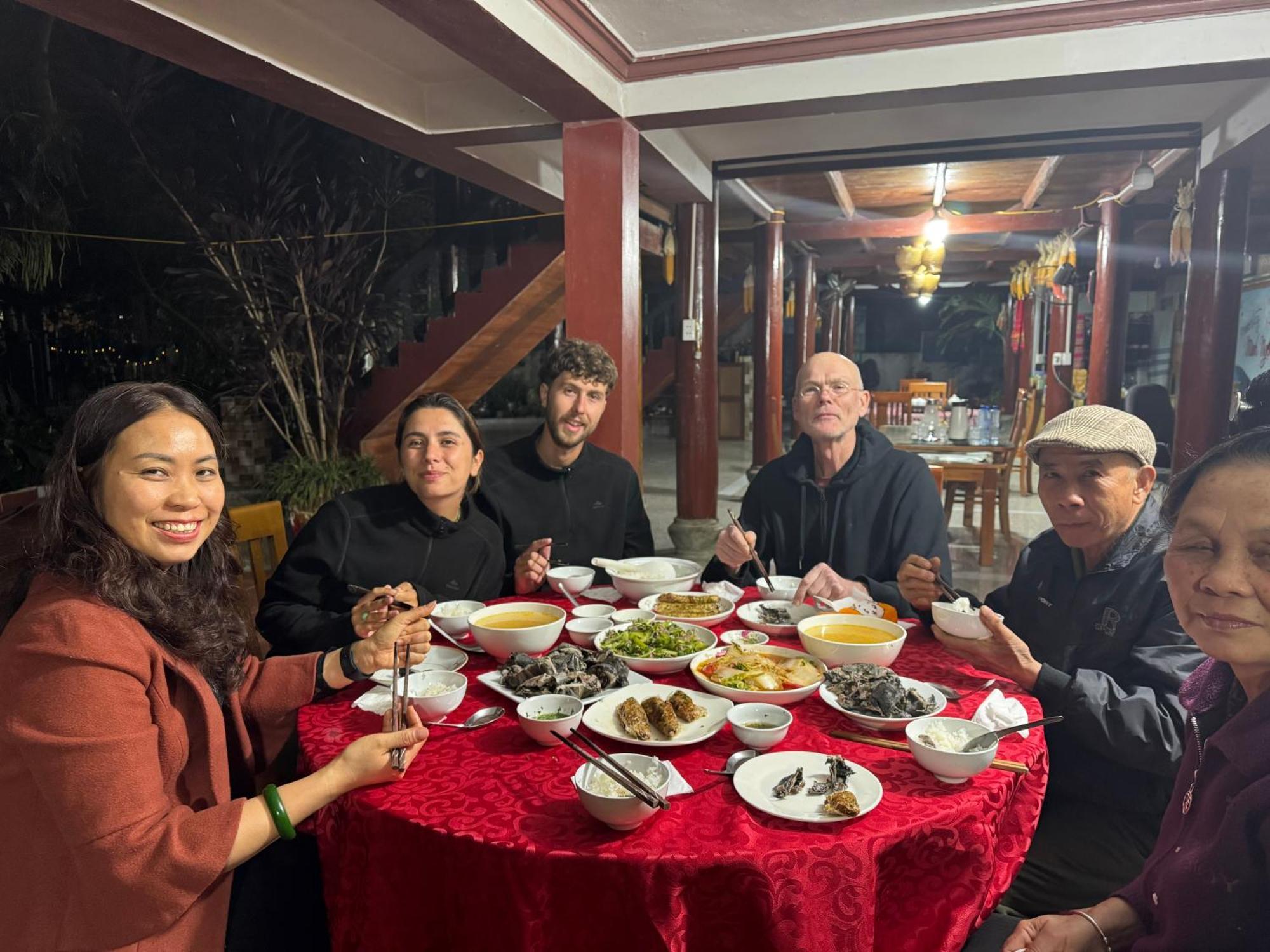 Minh Ngoc Homestay Dien Bien Phu Ban Hin Lom Exterior foto